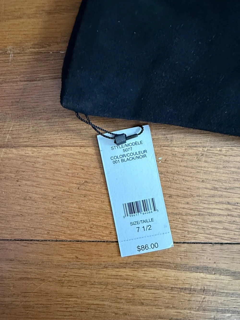 🧤Lord & Taylor black suede gloves. Size 7.5. NWT.